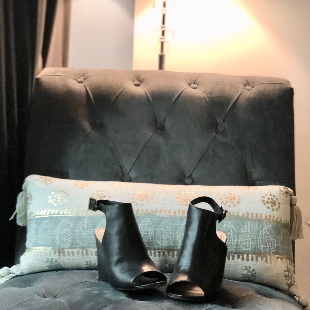 Tory Burch Black Open Toe Bootie Size 10